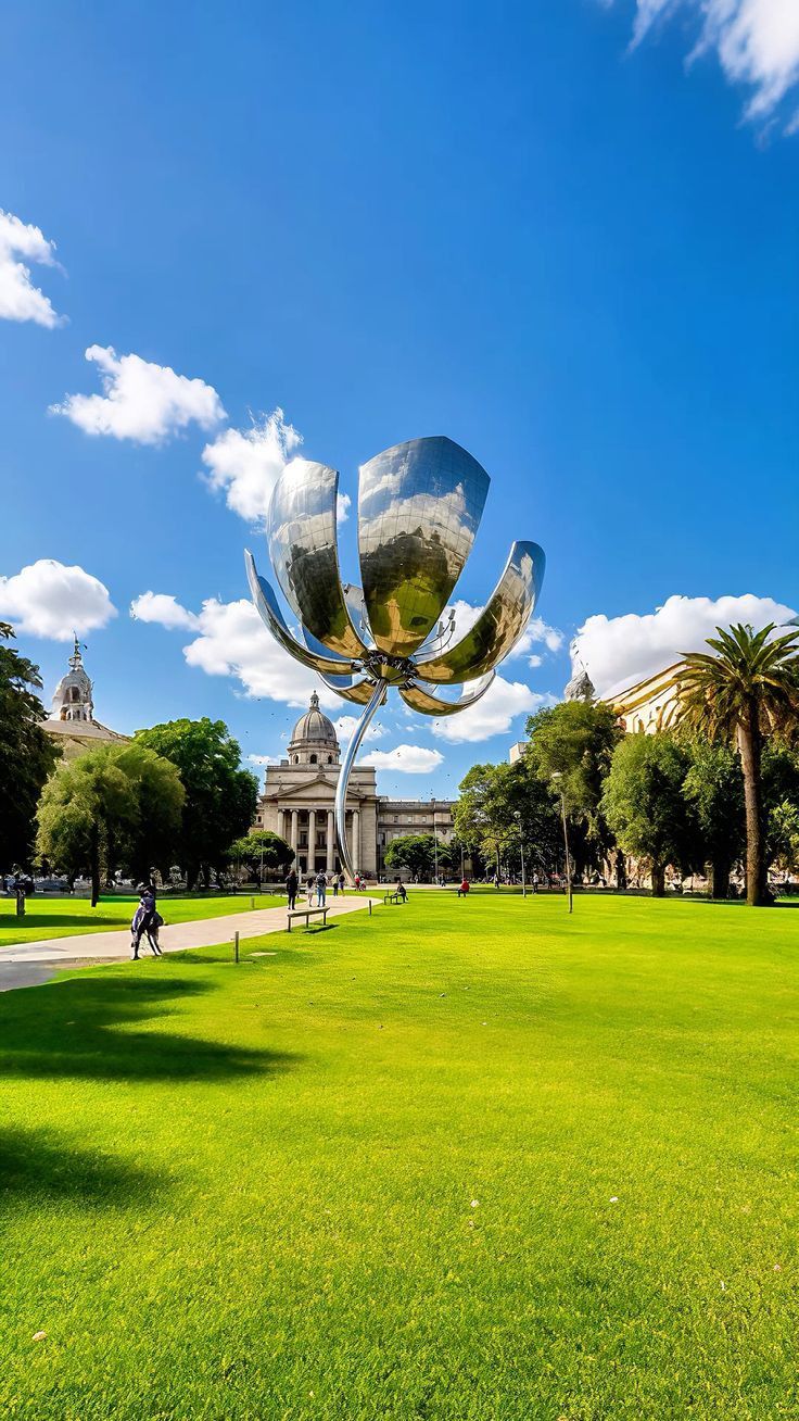 Floralis Genérica, the giant steel flower sculpture of Buenos Aires